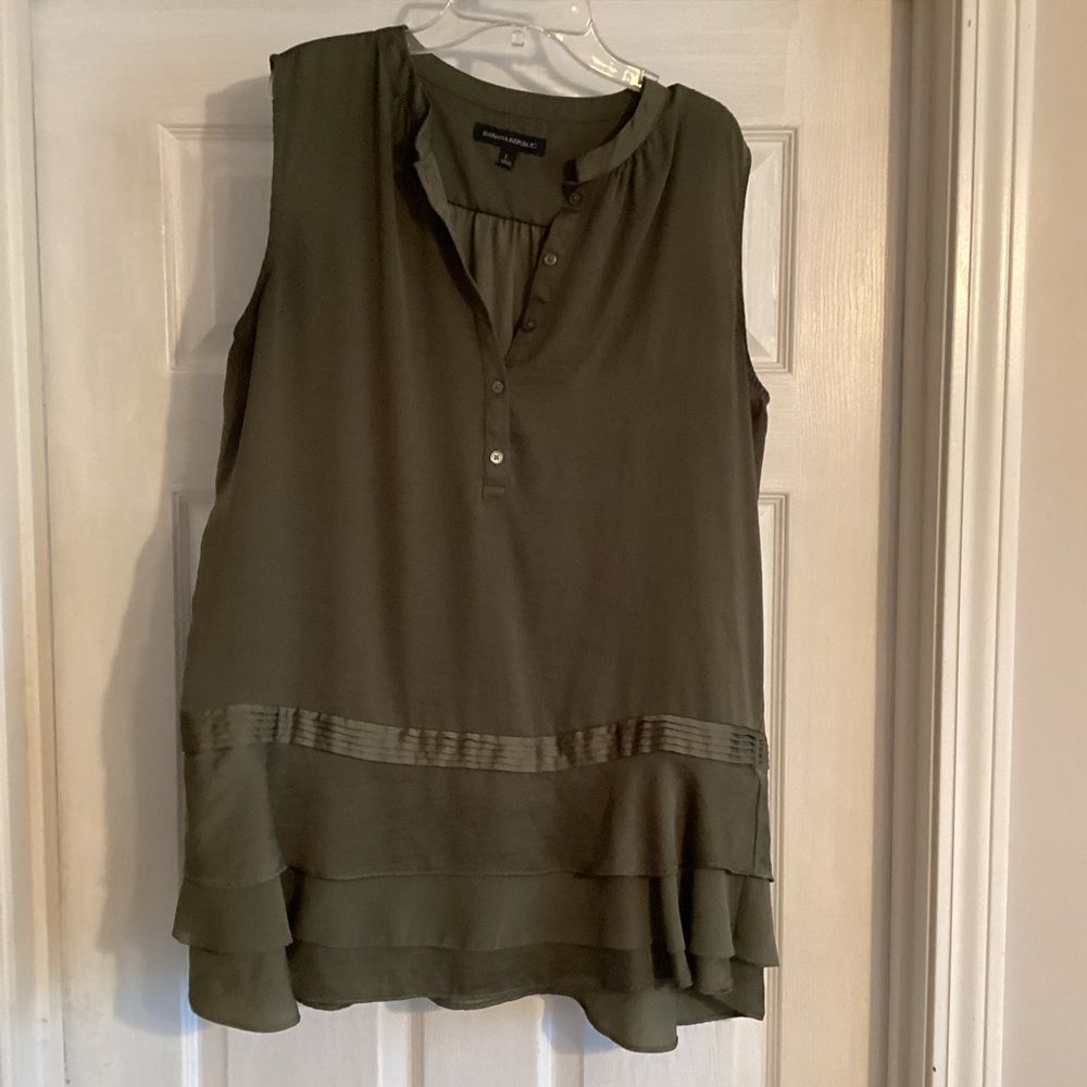 Banana Republic Tiered Ruffle Sleeveless Top, Medium, EUC